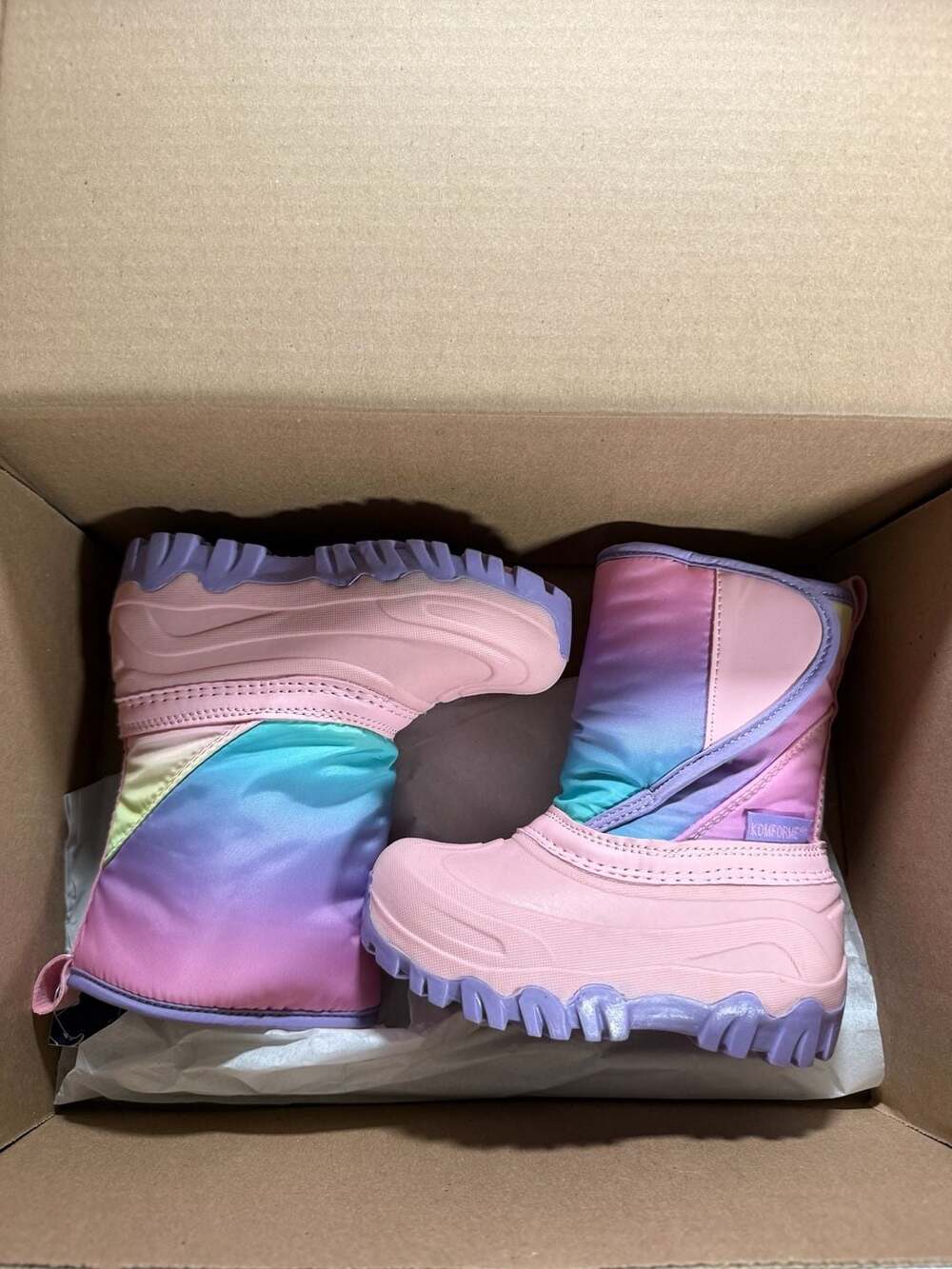 Komforme Kids Size 8 Rainbow Ombre Winter Snow Boots